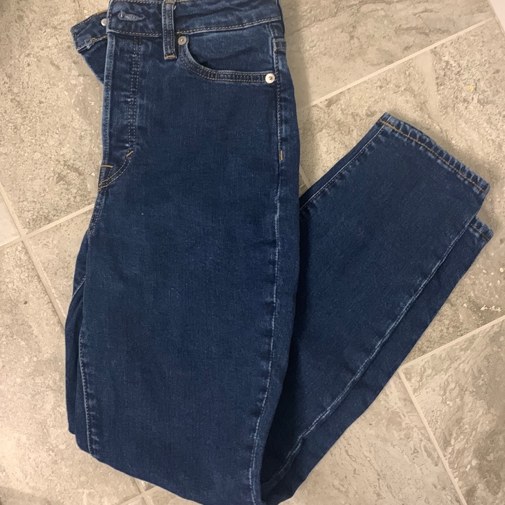 h&m dark wash mom jeans.
